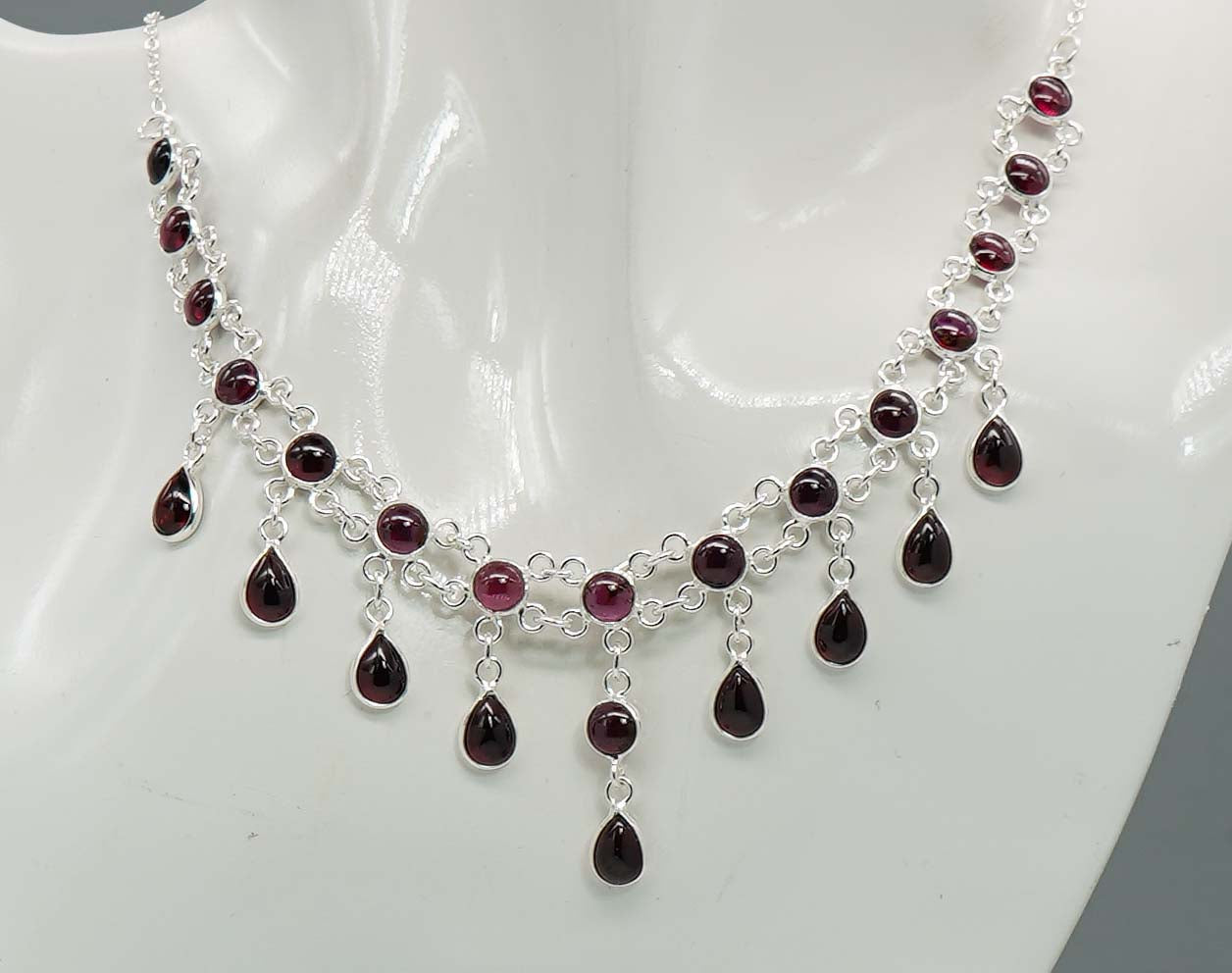 925 Solid Sterling Silver Red Garnet Necklace - 15.3 GM