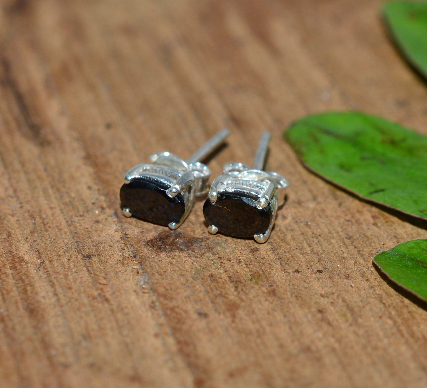 925 SOLID STERLING SILVER FACETED BLACK ONYX STUD EARRING