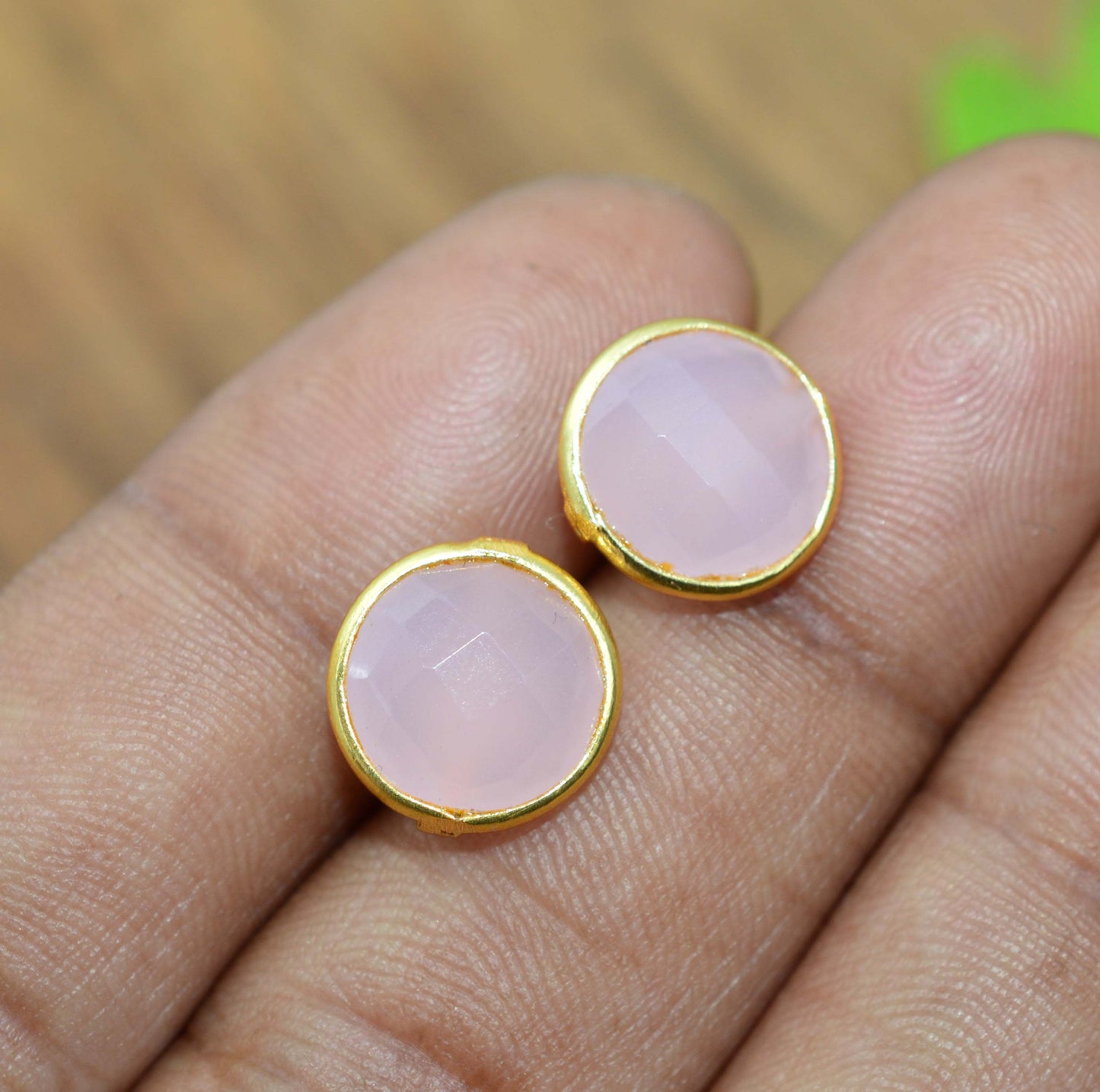 925 SOLID STERLING SILVER 24CT GOLD OVERLAY CUT PINK ROSE QUARTZ STUD EARRING