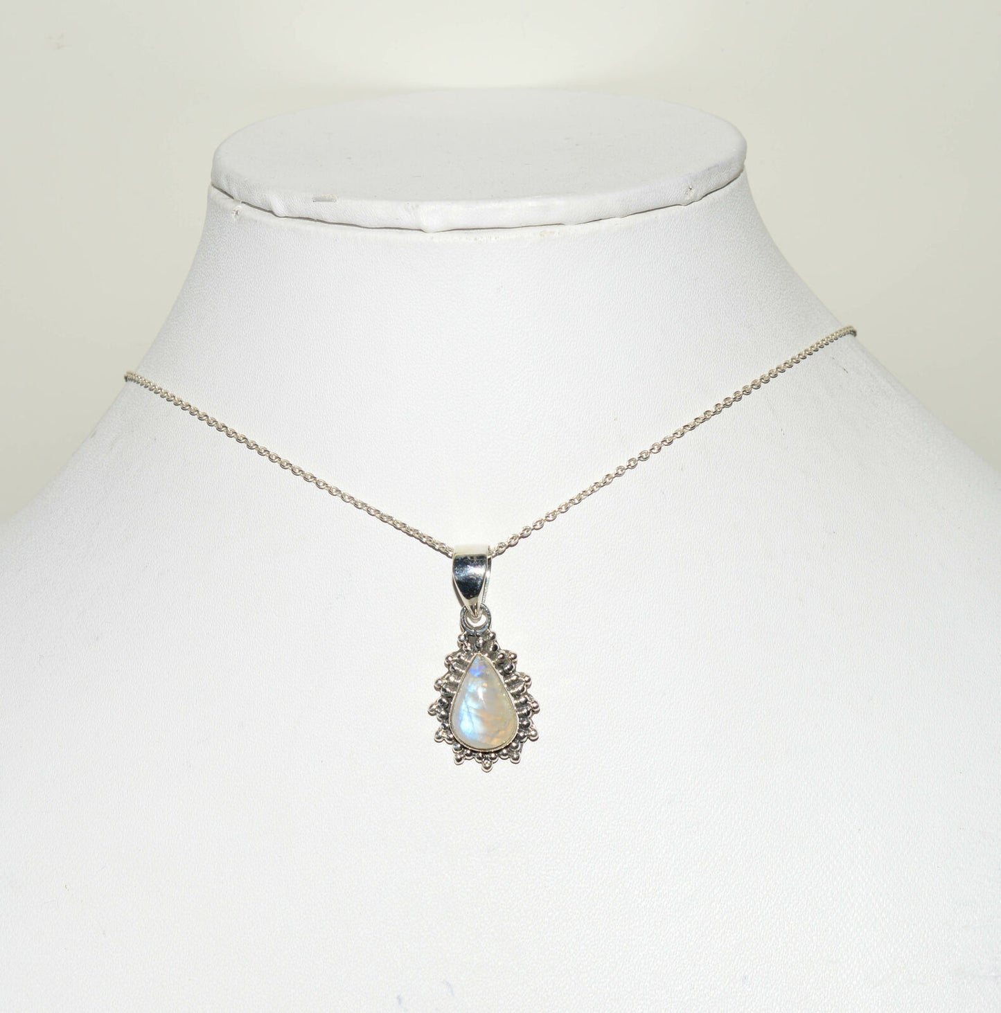 925 SOLID STERLING SILVER WHITE RAINBOW MOONSTONE CHAIN PENDANT