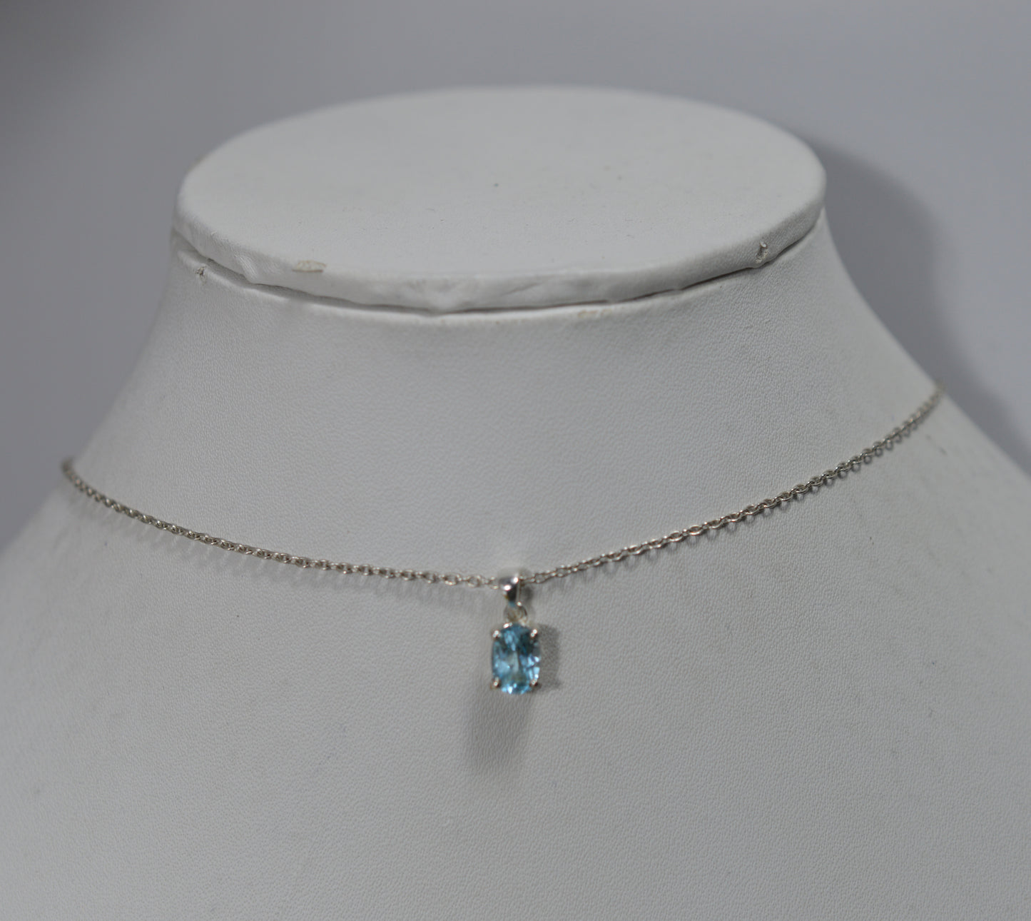925 SOLID STERLING SILVER BLUE TOPAZ CHAIN PENDANT -18.5 INCH
