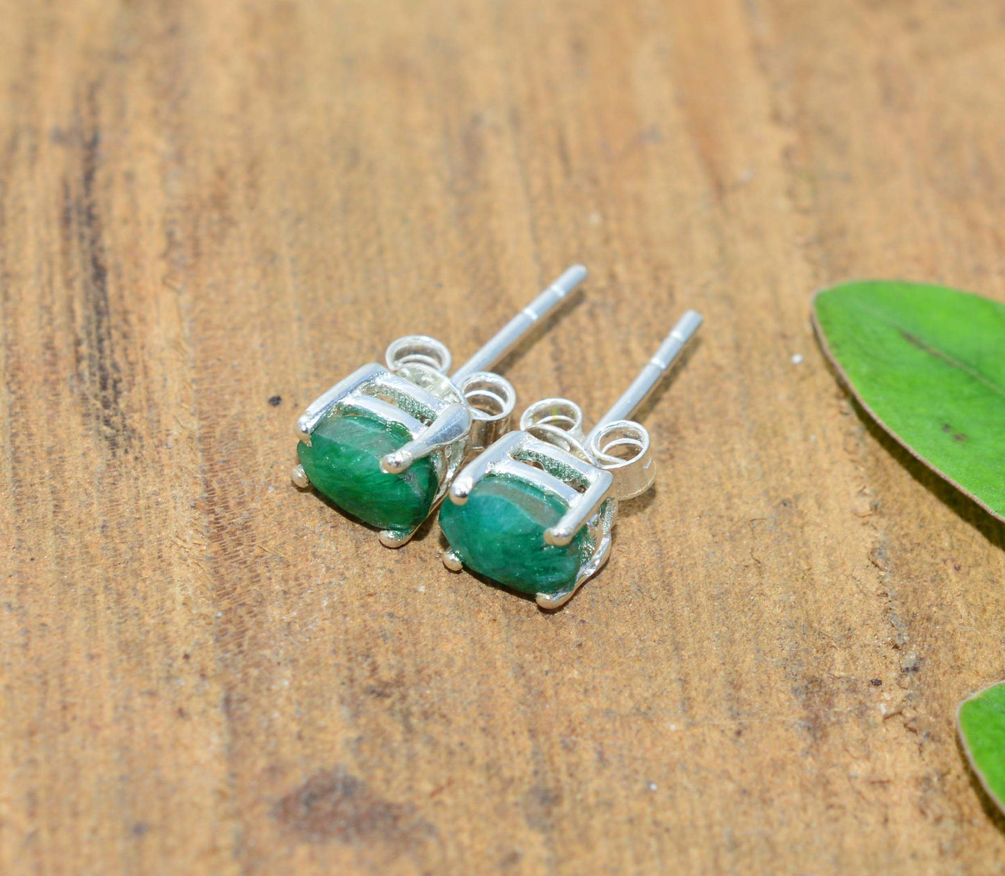 925 SOLID STERLING SILVER GREEN Simulated Emerald STUD EARRING LOT