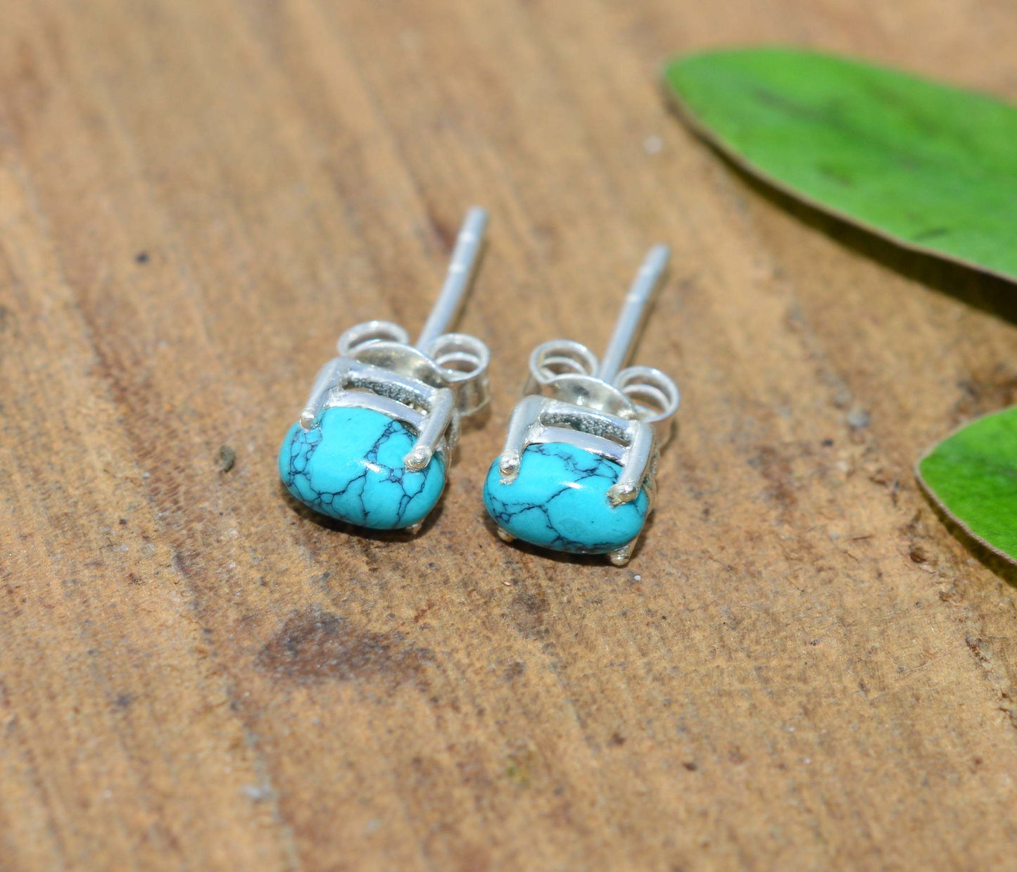 925 SOLID STERLING SILVER BLUE TURQUOISE STUD EARRING
