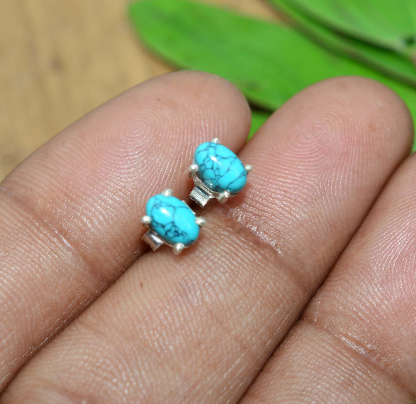 925 SOLID STERLING SILVER BLUE TURQUOISE STUD EARRING