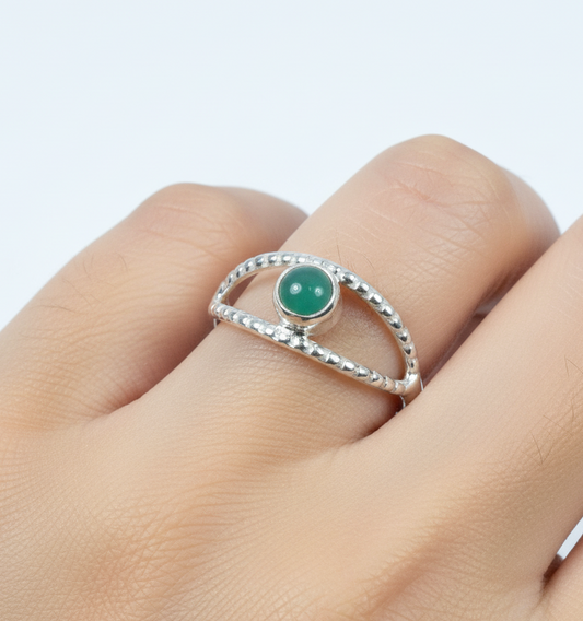 925 Solid Sterling Silver Eye Style Ring - 2.2 Grams