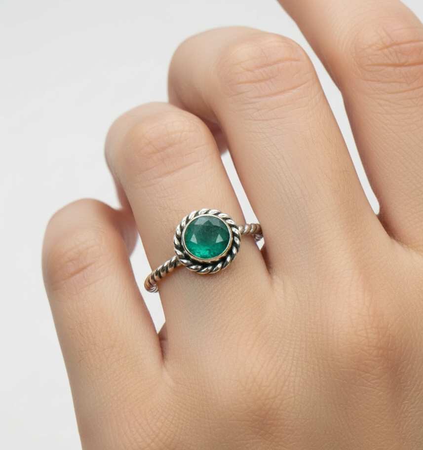 925 Solid Sterling Silver Designer Ring - 2.5 Grams