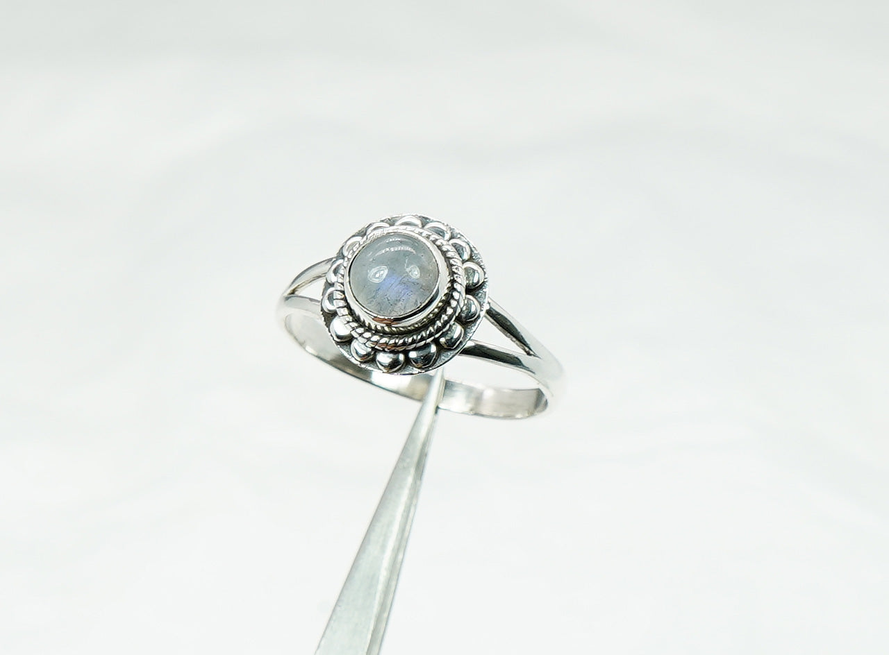 925 Solid Sterling Silver White Rainbow Moonstone Ring - 9 US