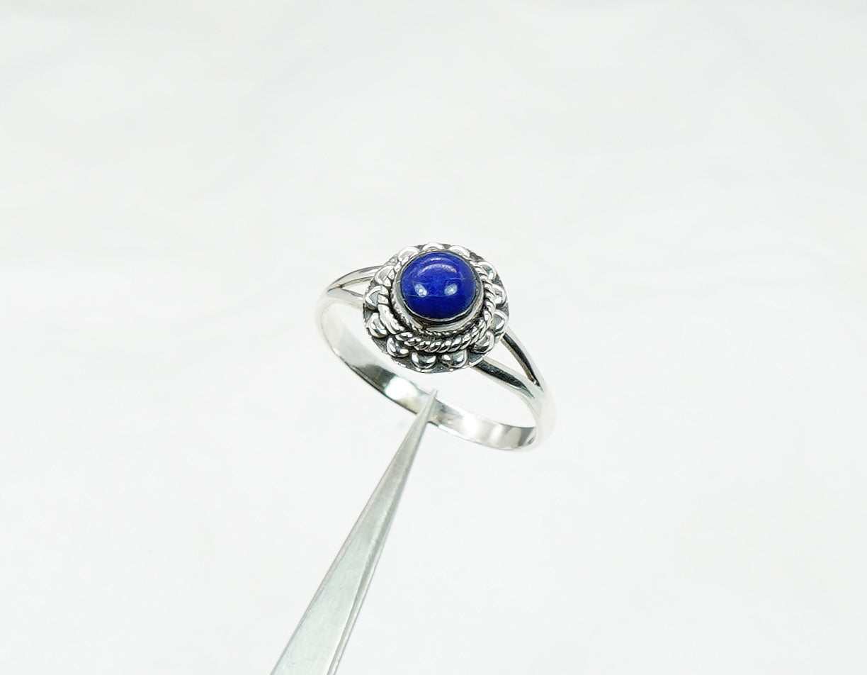 925 Solid Sterling Silver Blue Lapis Lazuli Ring - 8 US