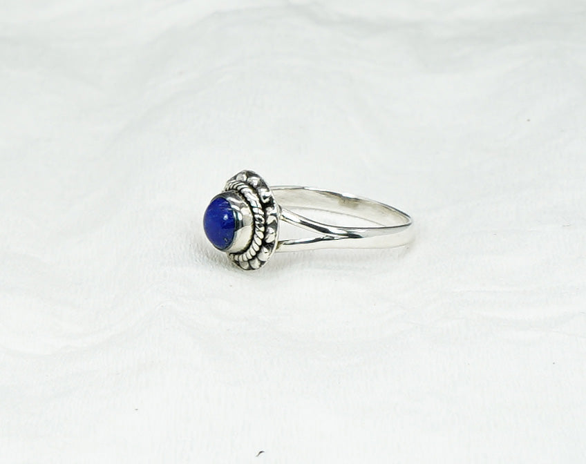 925 Solid Sterling Silver Blue Lapis Lazuli Ring - 8 US