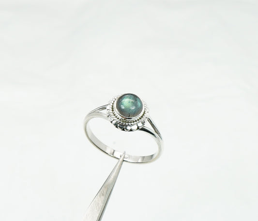 925 Solid Sterling Silver Labradorite Ring - 6 US