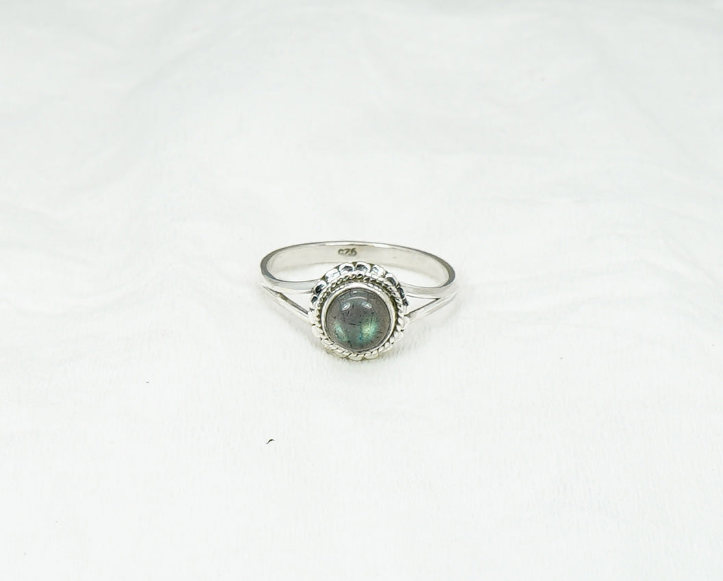 925 Solid Sterling Silver Labradorite Ring - 6 US
