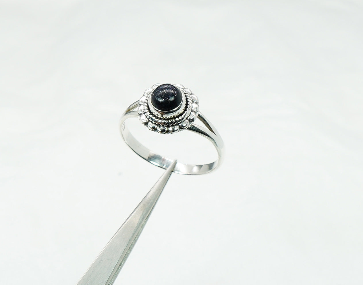 925 Solid Sterling Silver Blue Sunstone Ring - 9 US