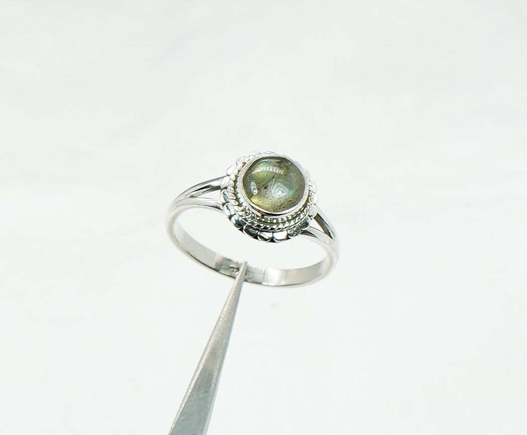 925 Solid Sterling Silver Labradorite Ring - 7 US
