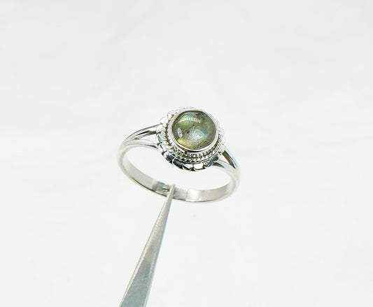 925 Solid Sterling Silver Labradorite Ring - 7 US