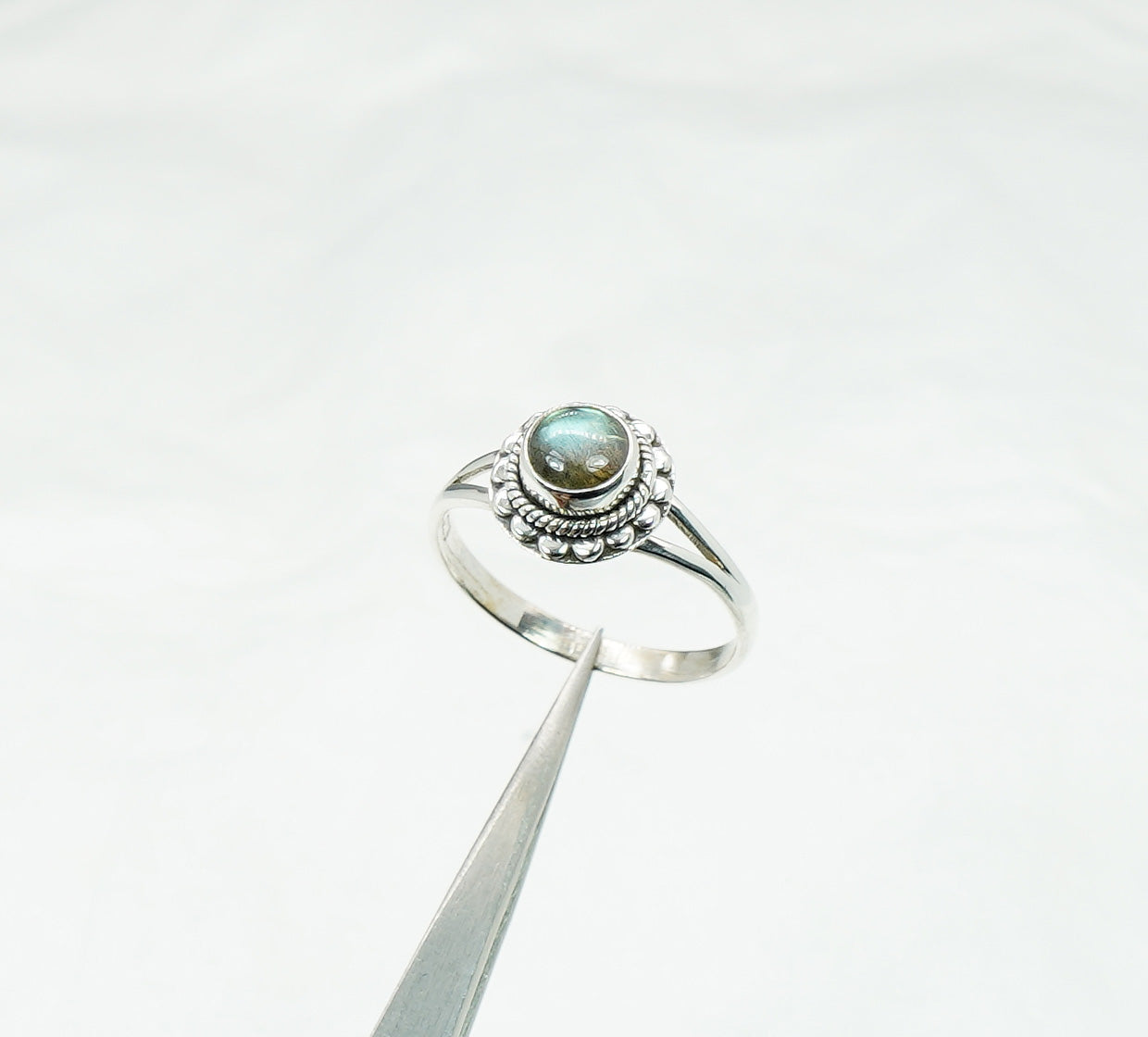 925 Solid Sterling Silver Labradorite Ring - 8 US