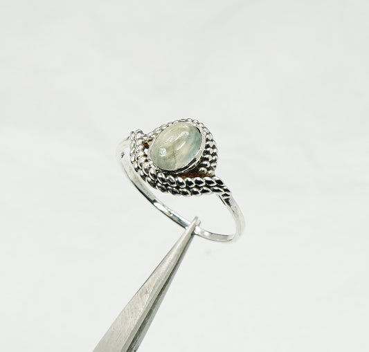 925 Solid Sterling Silver Green Prehnite Ring - 11 US