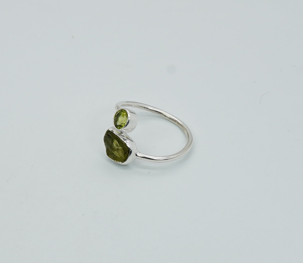 925 Solid Sterling Silver Cut Green Peridot Adjustable Ring - 8 US