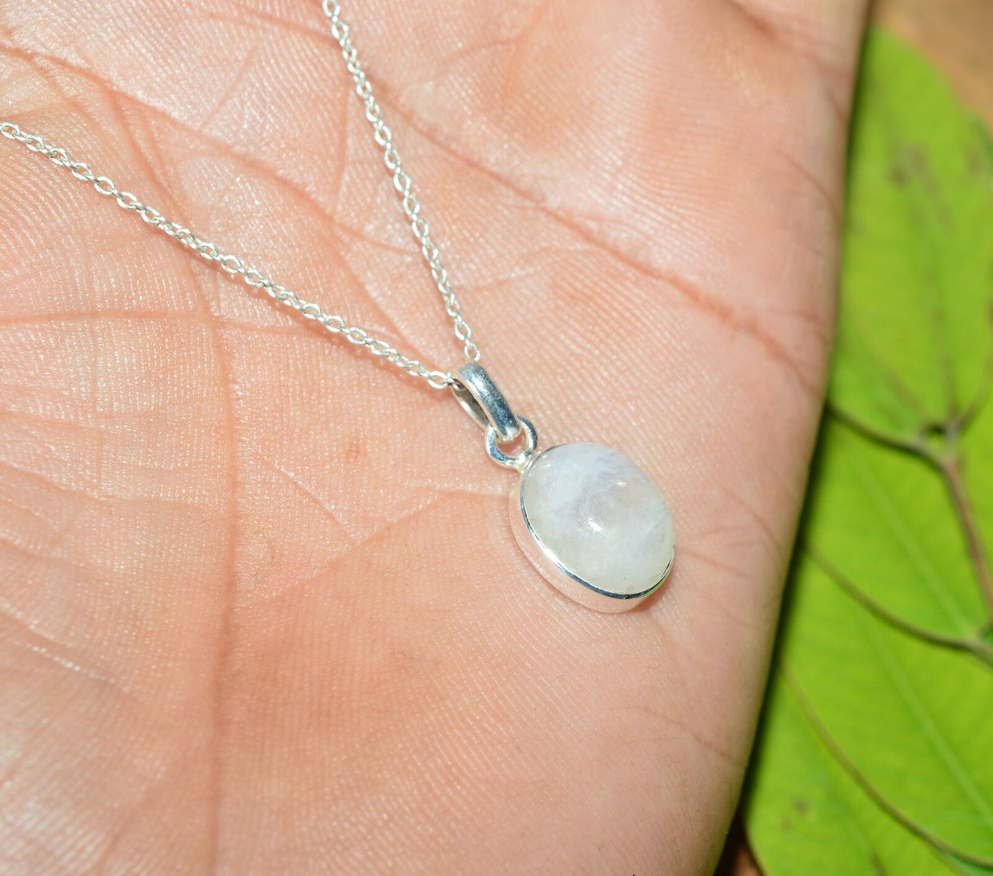 925 SOLID STERLING SILVER WHITE RAINBOW MOONSTONE CHAIN PENDANT -18.8 INCH