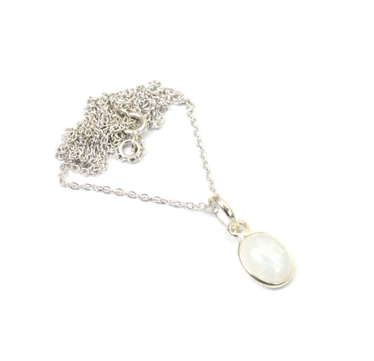 925 SOLID STERLING SILVER WHITE RAINBOW MOONSTONE CHAIN PENDANT -18.6 INCH