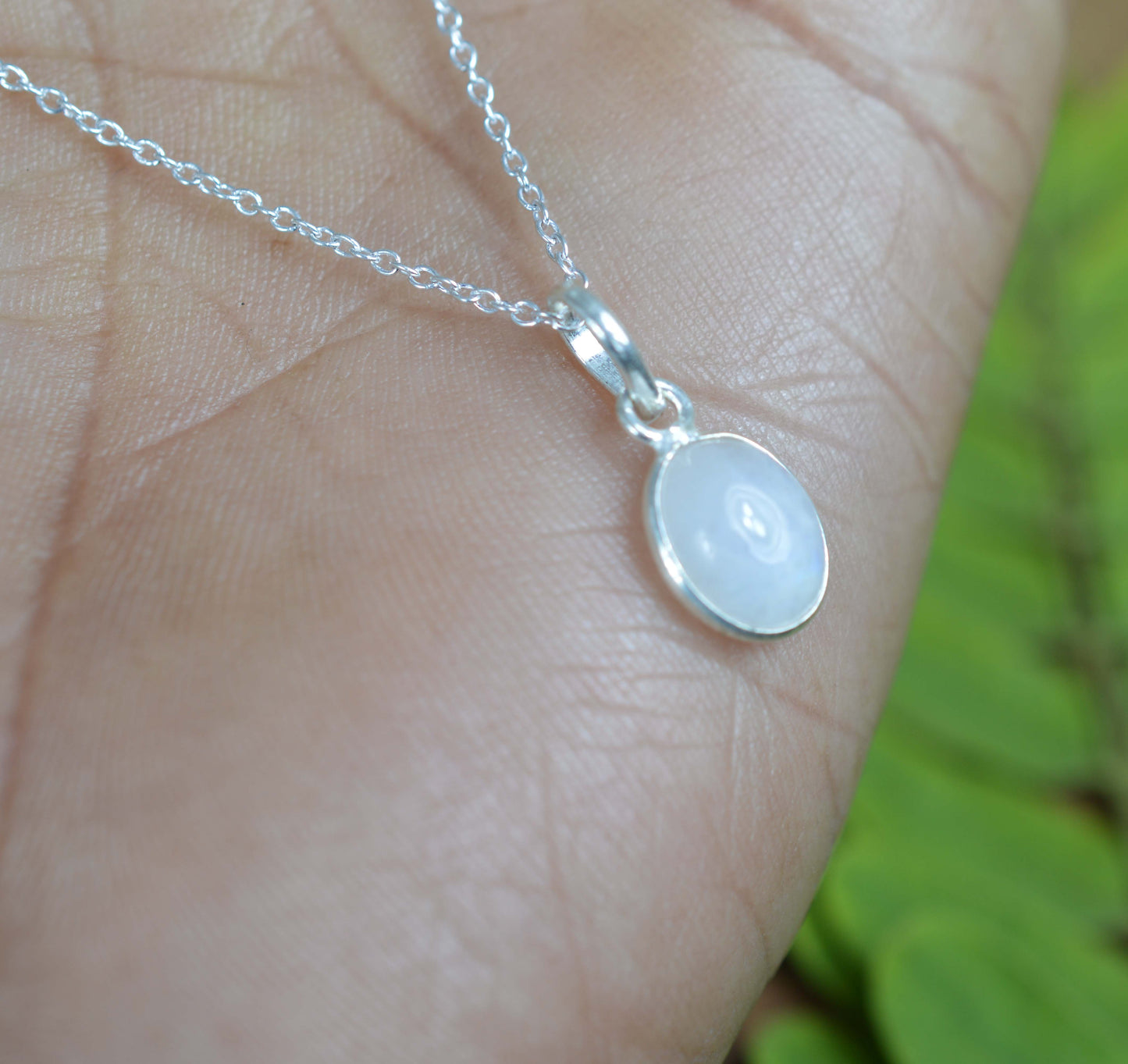 925 SOLID STERLING SILVER WHITE RAINBOW MOONSTONE CHAIN PENDANT -18.6 INCH