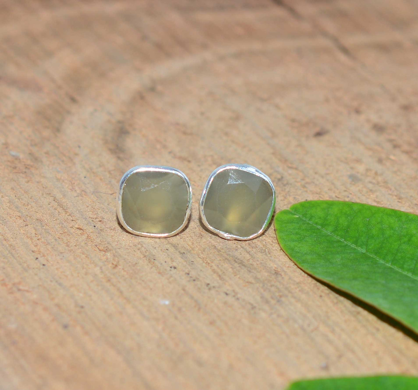 925 SOLID STERLING SILVER FACETED GRAY CHALCEDONY STUD EARRING -9X9 MM