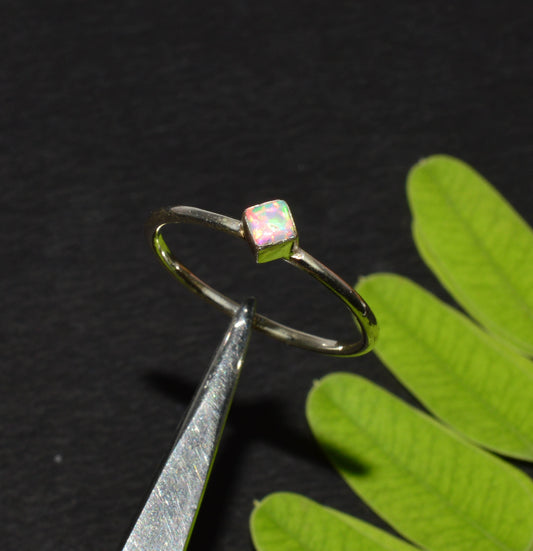 925 Solid Sterling Silver Lab Ethiopian Opal Ring - 1.2 Grams