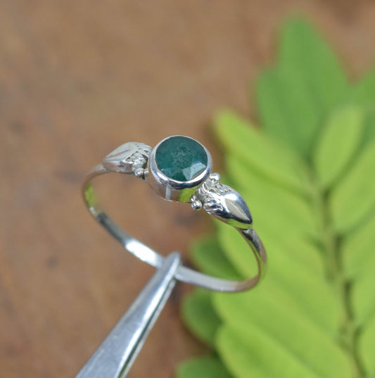 925 Solid Sterling Silver Faceted Simulated Green Emerald Ring