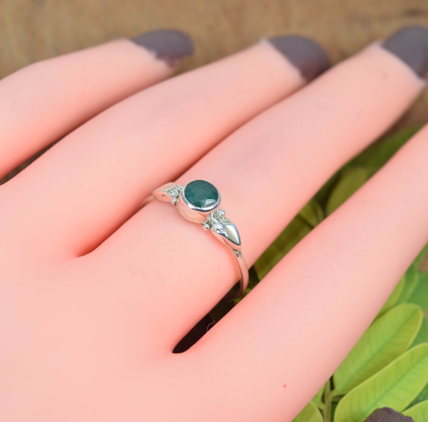 925 Solid Sterling Silver Faceted Simulated Green Emerald Ring