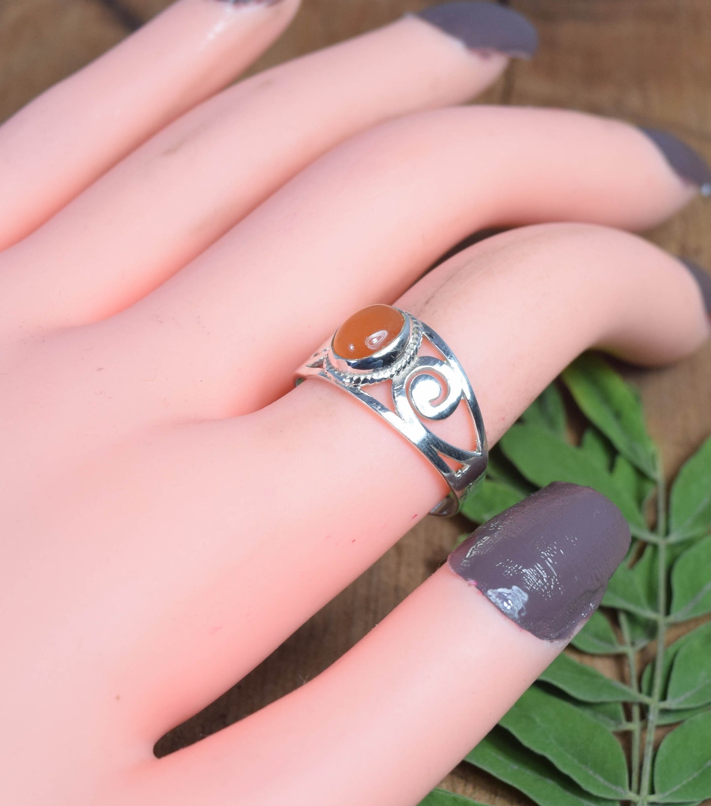 925 Solid Sterling Silver Red Carnelian Ring -4 US