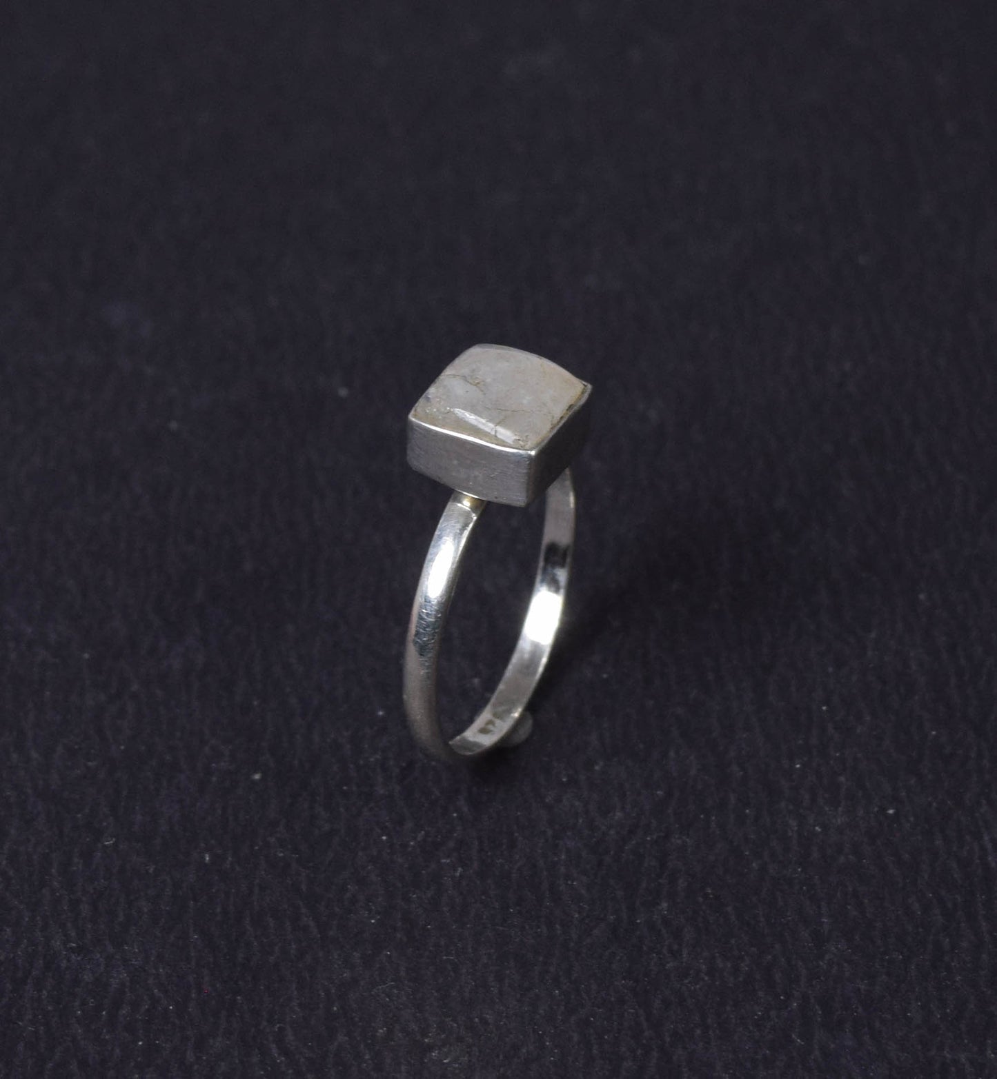 925 Solid Sterling Silver White Rainbow Moonstone Ring -8 US