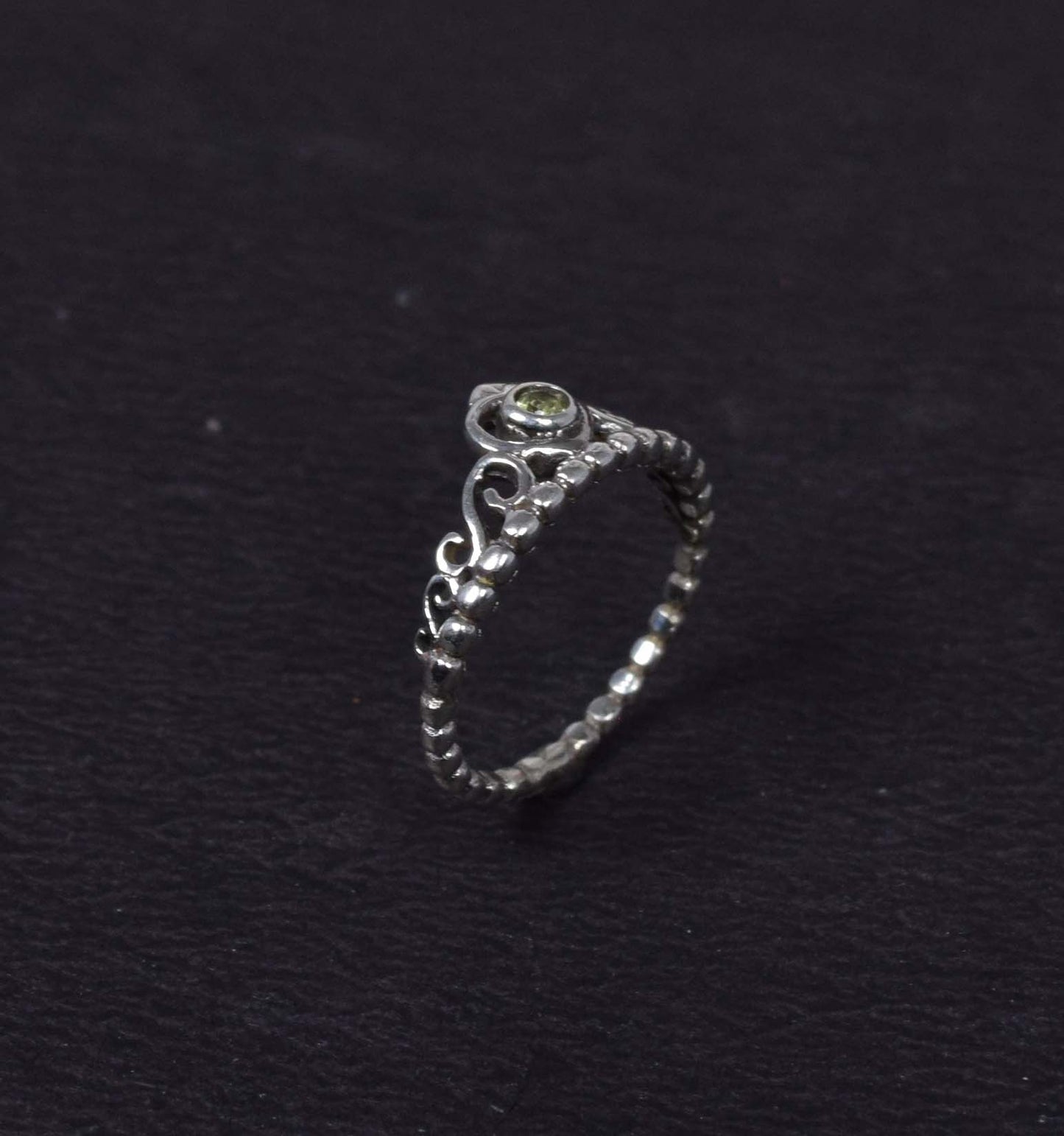 925 Solid Sterling Silver Cut Green Peridot Ring-4 US