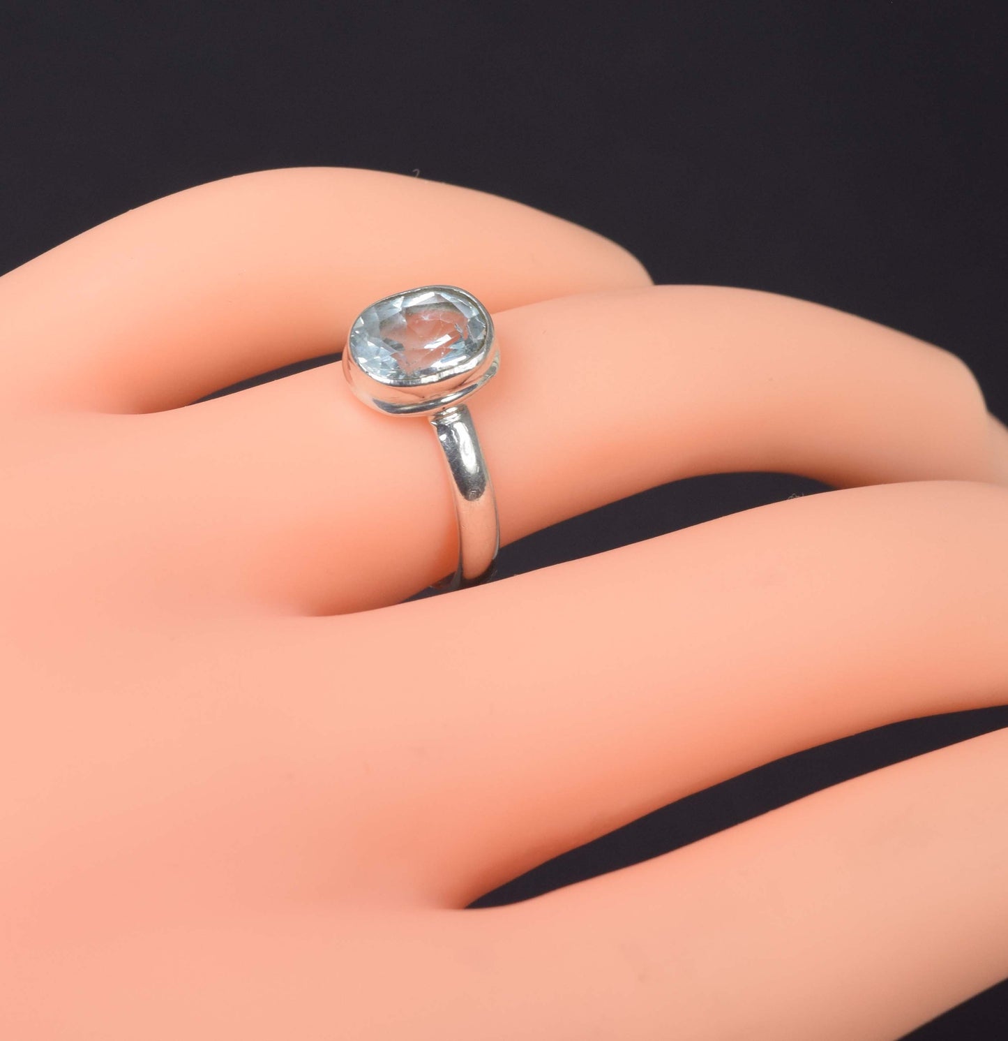 925 Solid Sterling Silver Faceted Blue Topaz Ring -6 us