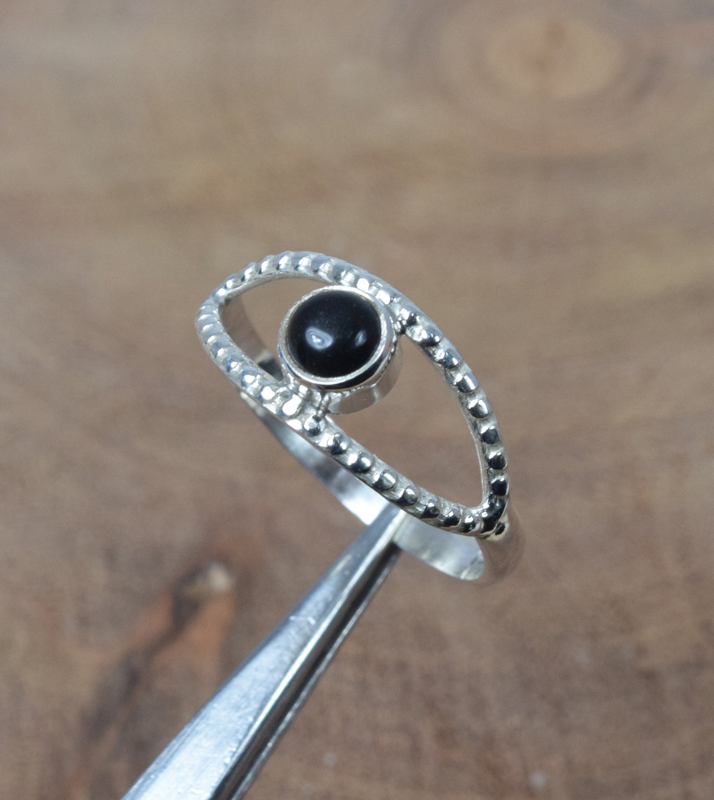 925 Solid Sterling Silver Eye Style Ring - 2.2 Grams