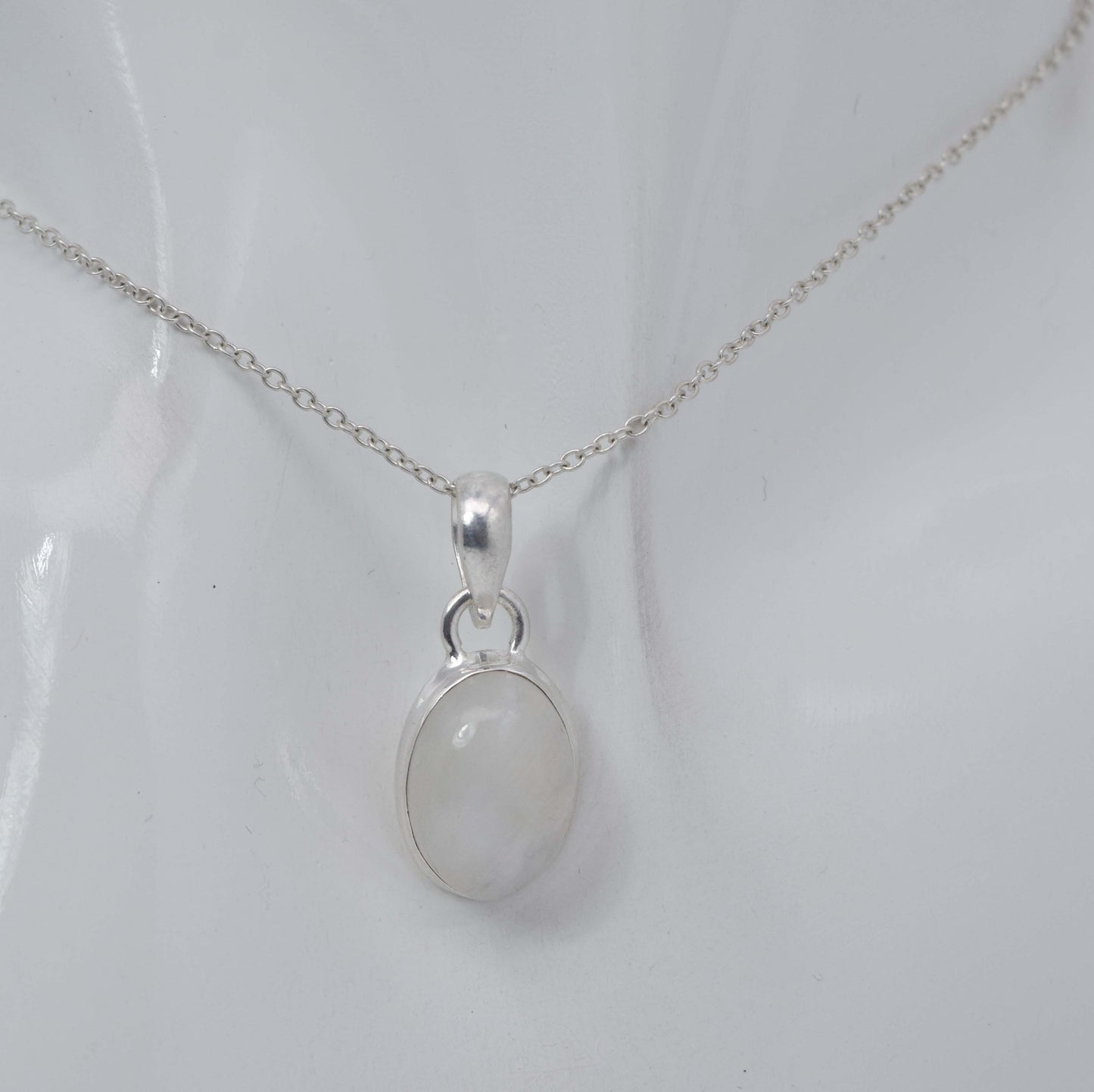925 Solid Sterling Silver White Rainbow Moonstone Chain Pendant -19 Inch