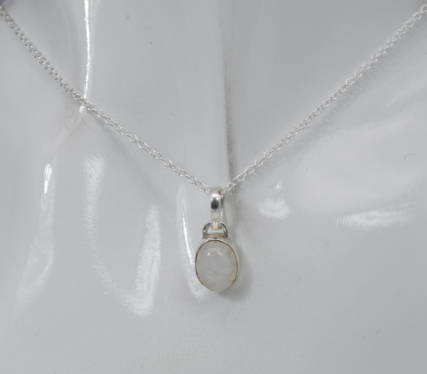 925 Solid Sterling Silver White Rainbow Moonstone Chain Pendant